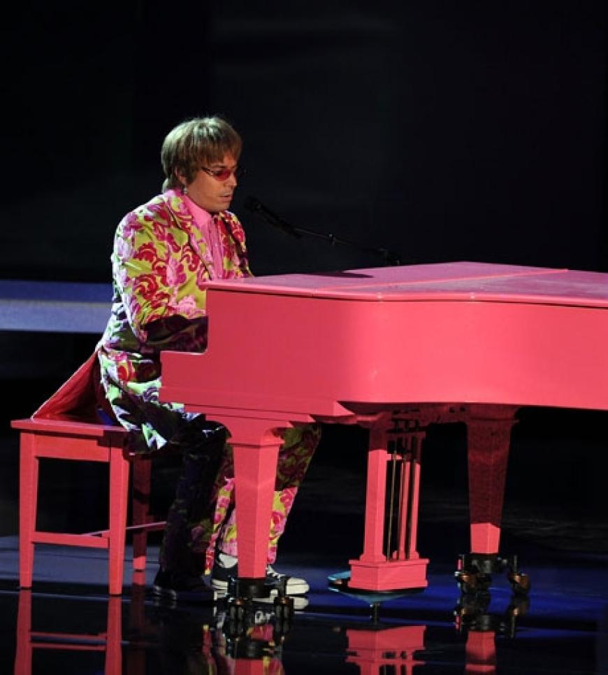 Hier versucht sich Jimmy Fallon mal als Elton John