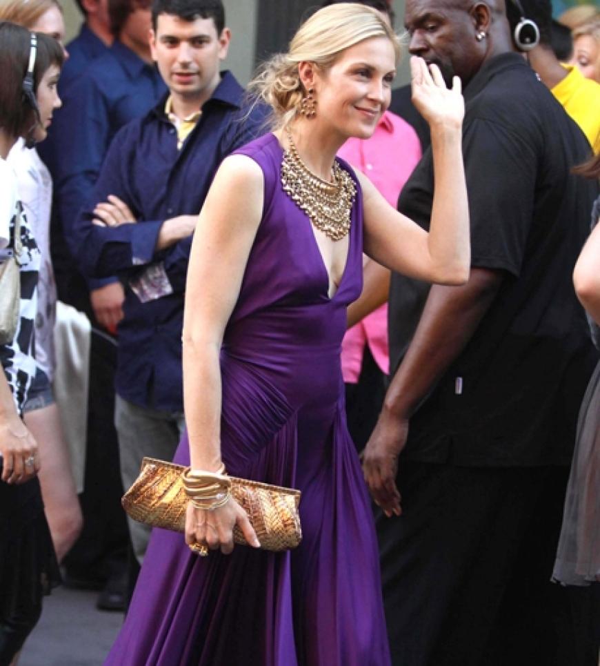 Kelly Rutherford in einer atemberaubenden Robe