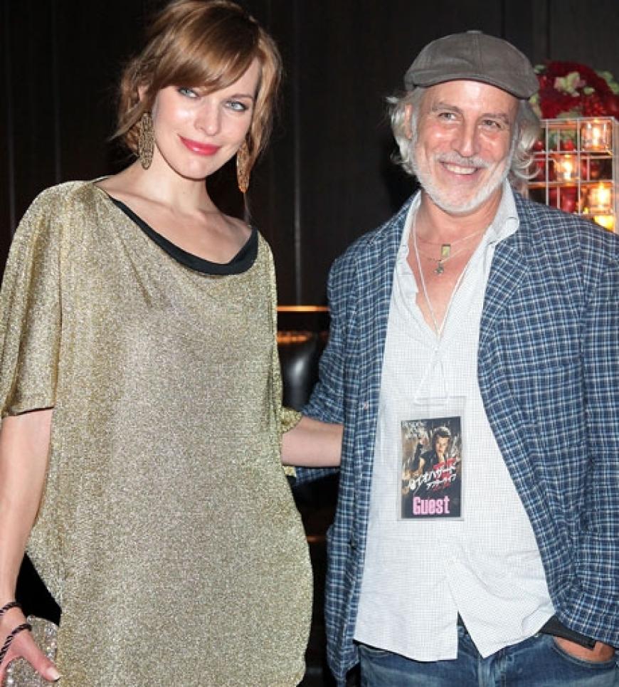 Nach der Premiere wurde ordentlich gefeiert: Milla Jovovich Arm in Arm mit Chris Brenner