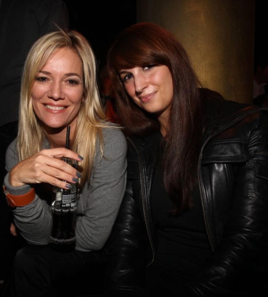 Moderatorin Jessica Stockmann (links) und Sara Urbainczyk von OK!