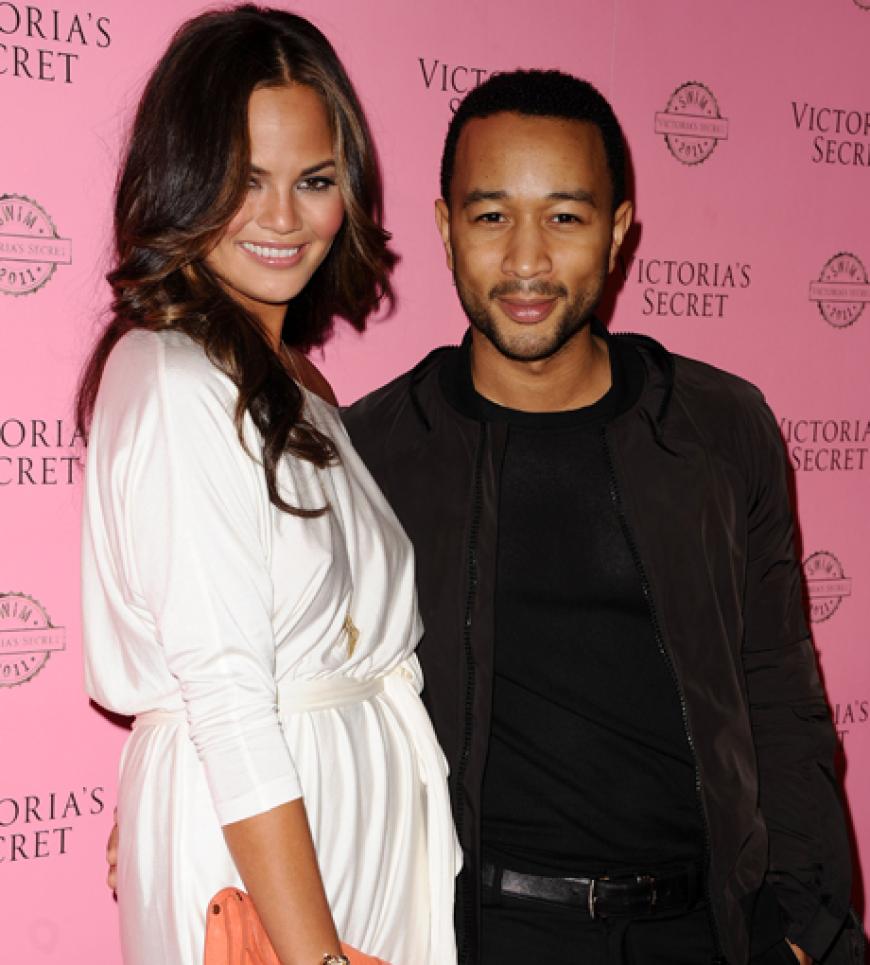 Christine Teigen mit Freund und Musiker John Legend - und ließ diesen den ganzen Abend nicht aus den Augen