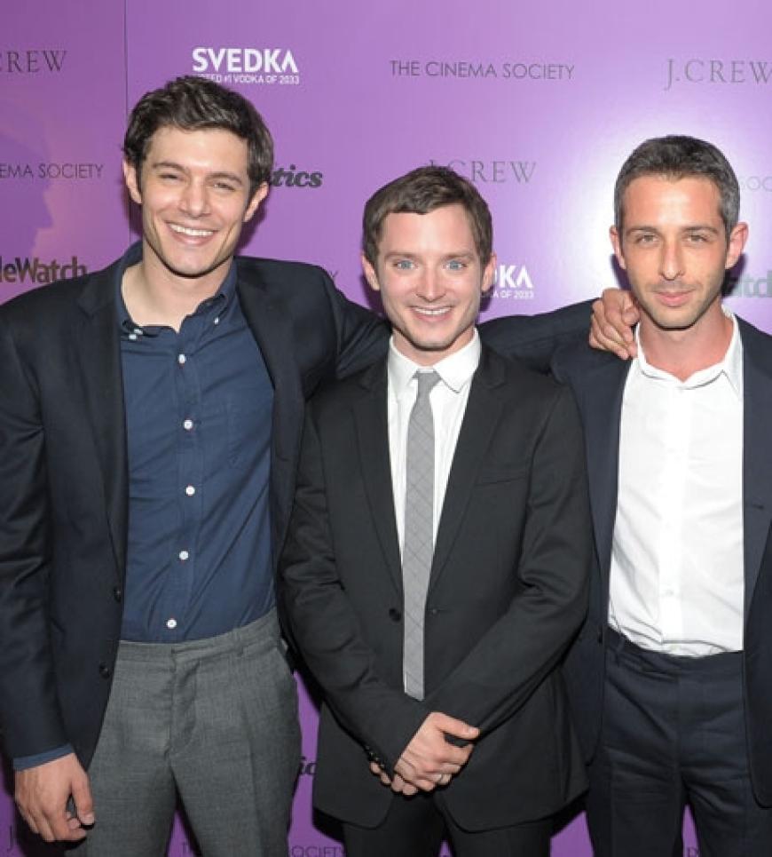 Adam Brody, Elijah Wood und Jeremy Strong feierten ihre neue Romantikkomödie