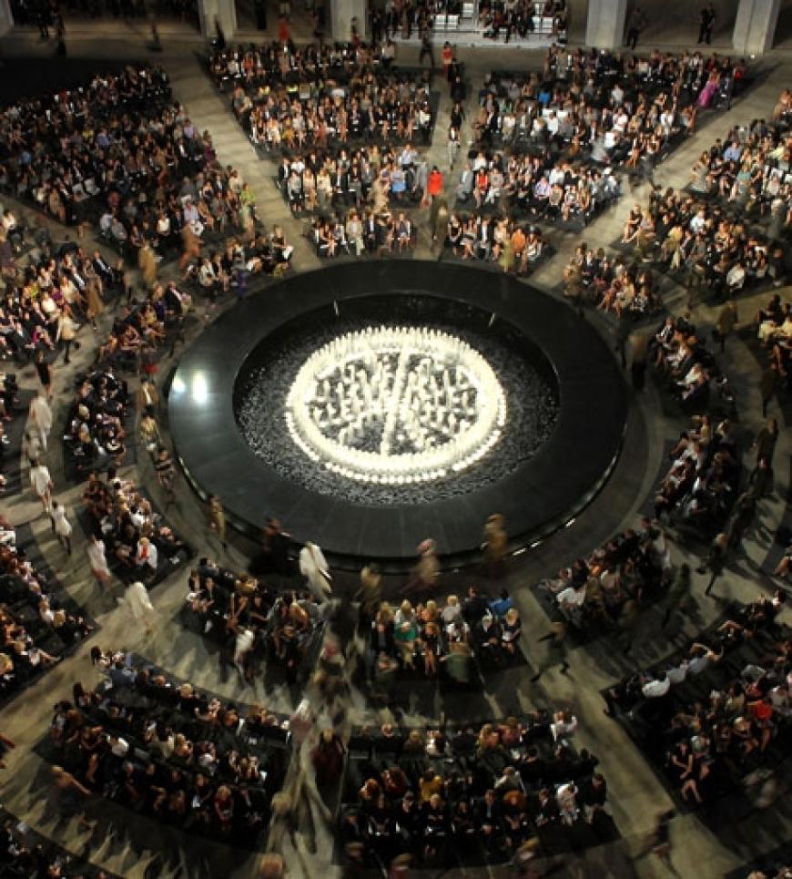Das Lincoln Center überraschte die anwesenden Gäste mit einer spektakulären Show. Es war die größte, die New York bis dahin gesehen hat