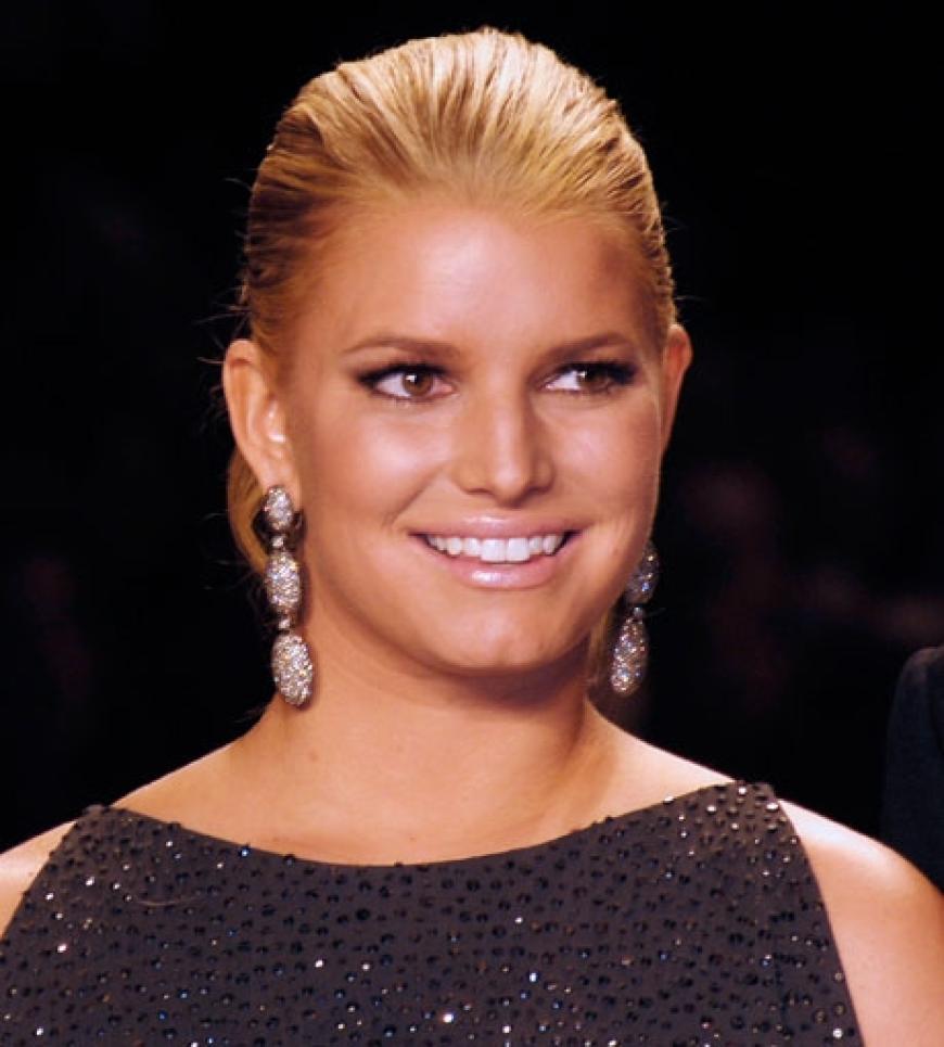 Kurvig! Jessica Simpson als Jury-Mitglied bei
