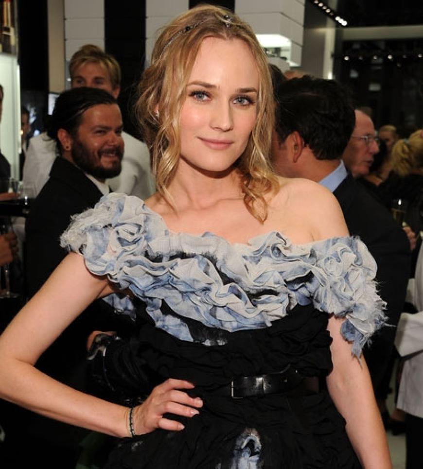 Diane Kruger trägt bei Preisverleihungen und öffentlichen Auftritten gerne Kreationen von Karl Lagerfeld