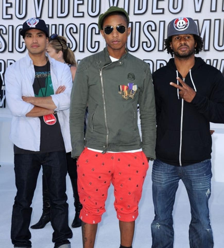 Cool, cooler N.E.R.D.: Die drei Jungs um Mastermind Pharrell Williams standen später gemeinsam mit Ciara auf der VMAs-Bühne