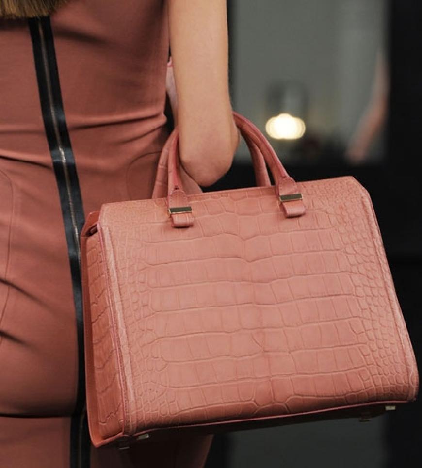 Ton in Ton: Selbst die Accessoires sind perfekt auf das Outfit abgestimmt