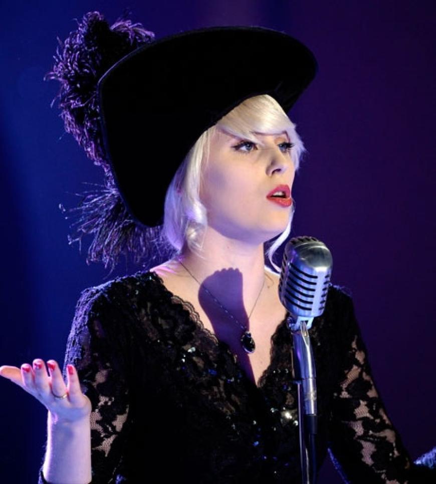 Die Schwedin Amanda Jensson performte live auf der Bühne