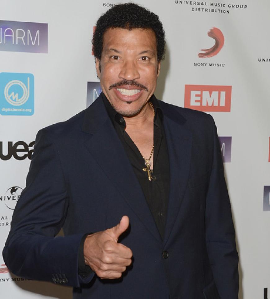 Sänger Lionel Richie fand Katy Perrys Outfit wohl spitze
