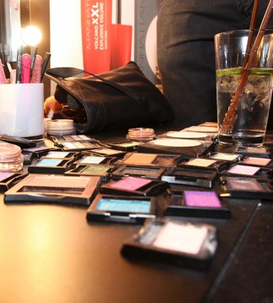 Die Getränke sind gekühlt, das Make-up liegt parat: Jetzt steht einer tollen Party nichts mehr im Weg