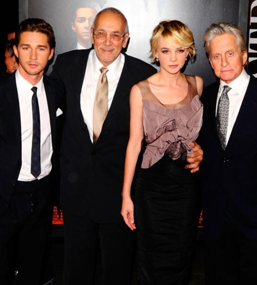 Ein Gruppenbild mit den Kollegen: Michael Douglas mit Shia LaBeouf, Frank Langella und Carey Mulligan