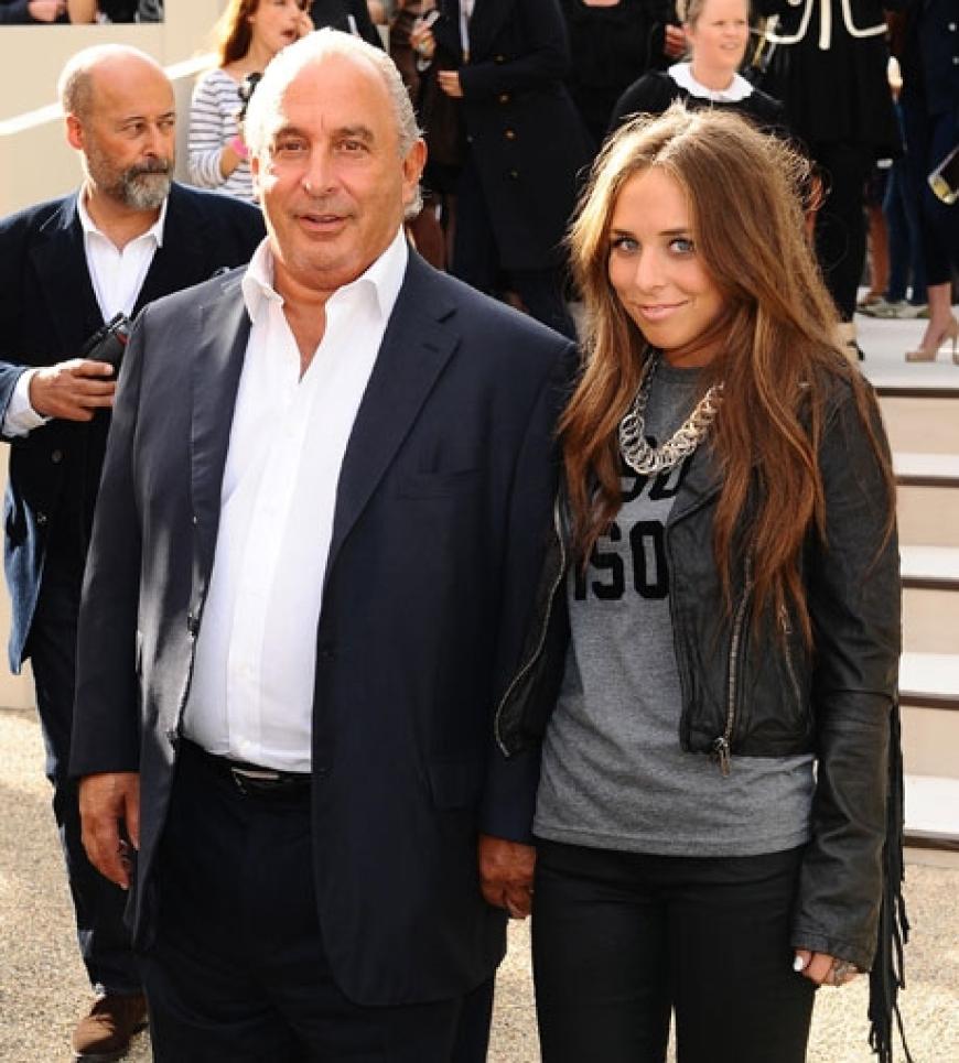 Sir Phillip Green, Inhaber von Topshop kommt gemeinsam mit seiner Tochter Chloe zur Show von Burberry an