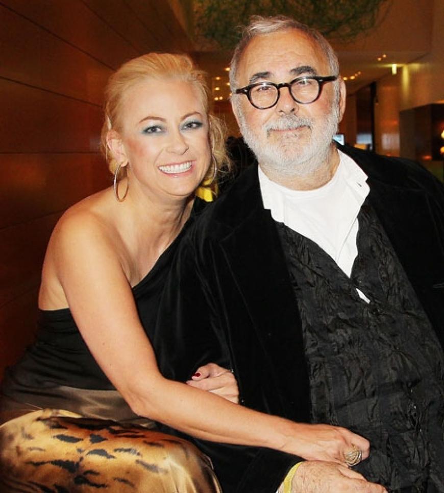 Jenny Elvers-Elbertzhagen und Udo Walz posieren für ein Foto