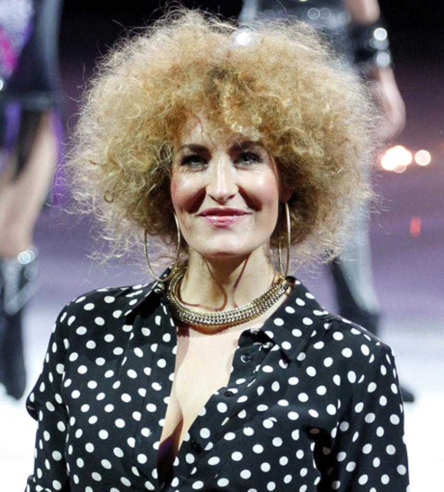 Fast jedes halbe Jahr erfreut uns Sarah Connor mit einem neuen Look. Vor allem ihre Frisur ändert sie ständig. Zuletzt zeigte sich die dreifache Mutter mit lockiger Afro-Mähne. OK! zeigt den Look der Sängerin über die letzten Jahre
