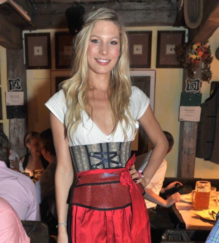 Sarah Brandner, Freundin von Fußball-Nationalspieler Bastian Schweinsteiger, kam leider solo