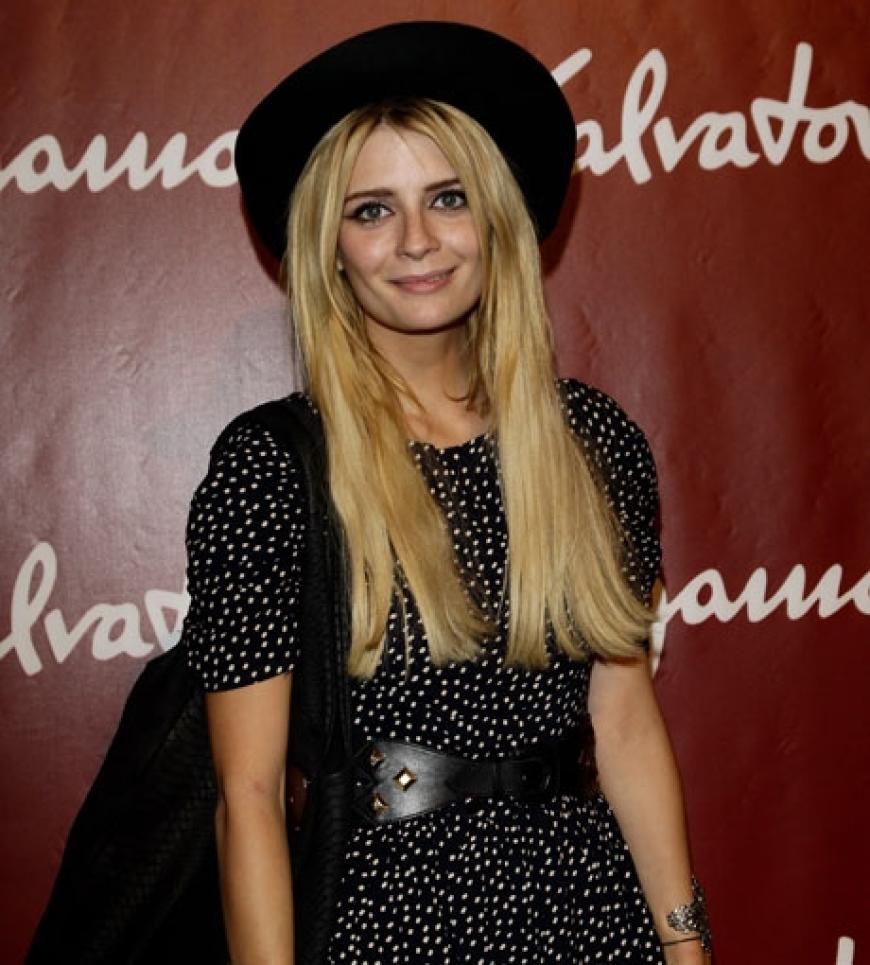 Mischa Barton posierte gut gelaunt und gut behütet auf der Ferragamo-Party