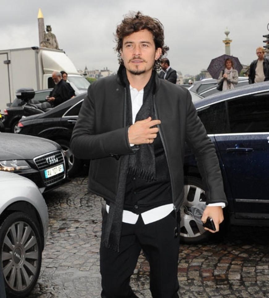 Orlando Bloom unterbrach extra seine Dreharbeiten in Würzburg und kam nach Paris, um seine Miranda bei der Show von Balenciaga zu sehen