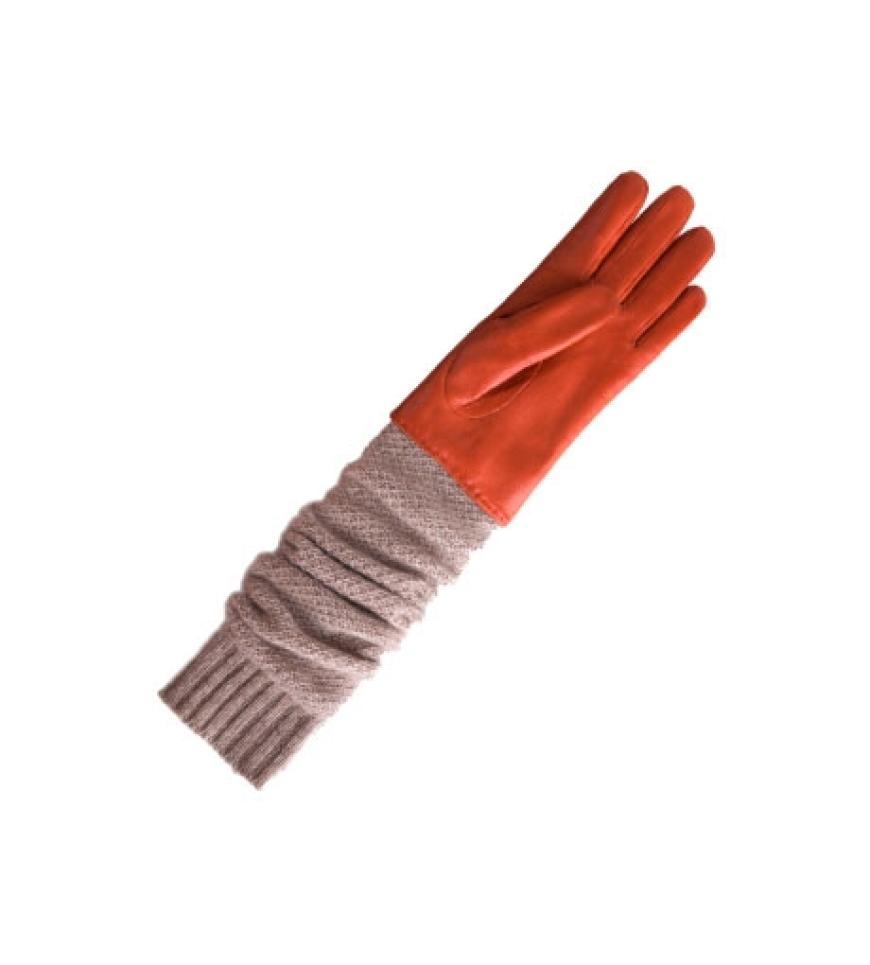 Das passt dazu: Lederhandschuhe mit Strickbund von Diane von Furstenberg, ca.150 Euro