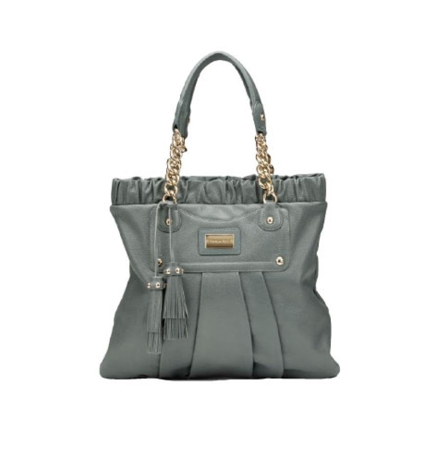 Das passt dazu: Handtasche mit Gold-Details von Patrizia Pepe, ca. 450 Euro
