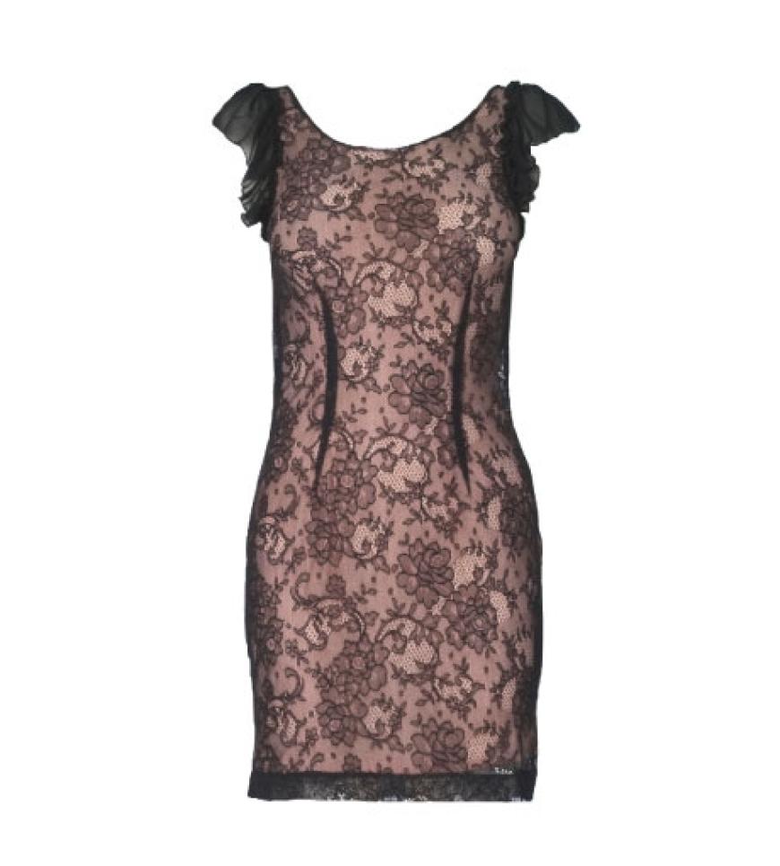 Trend 5: Spitzenkleider - Mit Flügelärmeln von Lipsy London, ca. 120 Euro