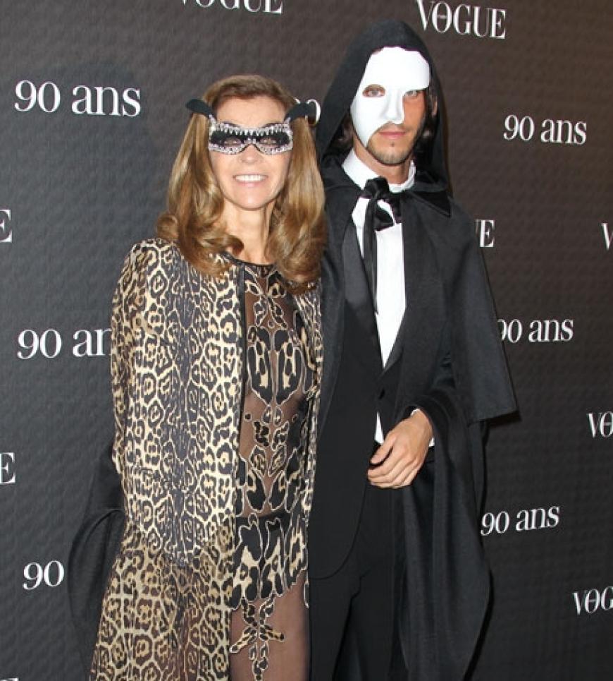 Die Gastgeberin, die französische Vogue-Chefredakteurin Carine Roitfeld, mit dem Phantom der Oper