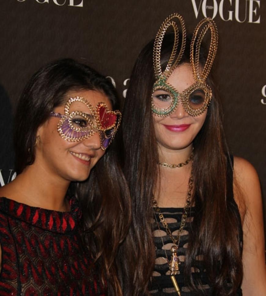 Margherita und Teresa Missoni mit als Masken-Bunnys