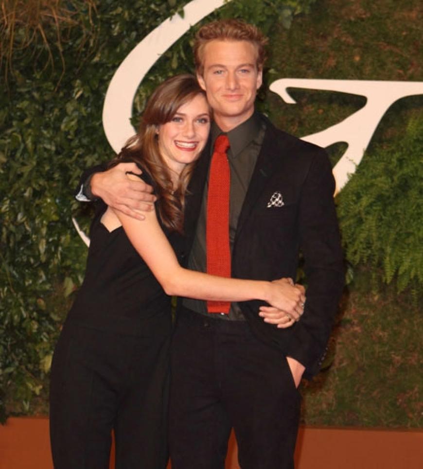 Genießen ihren Auftritt: Alexander Fehling mit Filmkollegin Miriam Stein