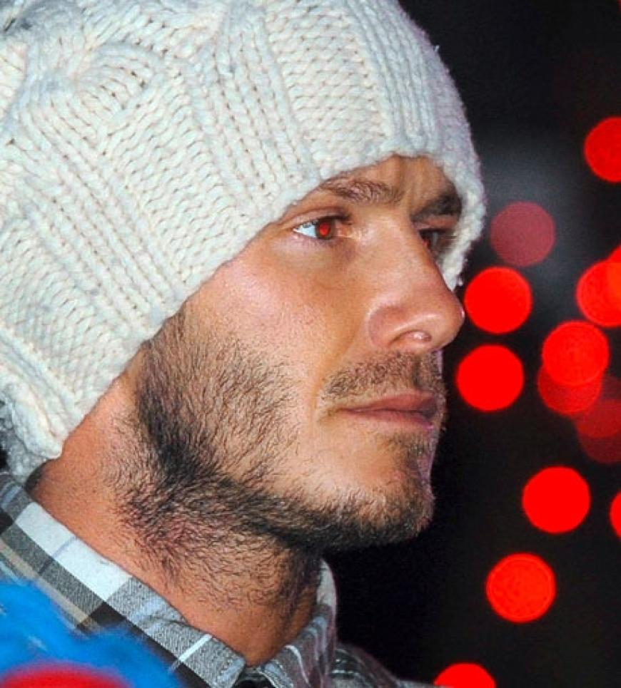 David Beckham wird Weihnachten mit der gesamten Familie in der britischen Heimat verbringen. Sein Weihnachtsgeschenk von Gattin Victoria hat er vorab schon bekommen: Zwei süße Mini-Schweine gehören jetzt zum Beckham-Clan