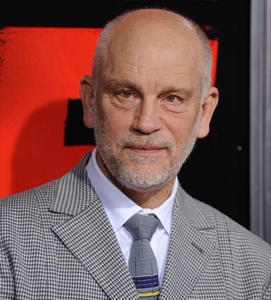 John Malkovich gastierte in diesem Jahr sogar schon im Hamburger Schauspielhaus, wo er als Frauenmörder im Theaterstück