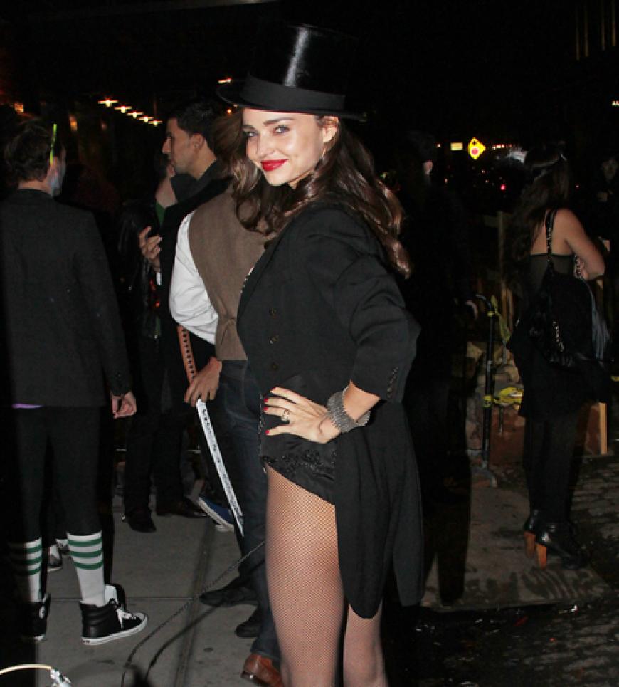 Auch Supermodel Miranda Kerr gab eine Halloween-Party und sah wieder einmal entzückend aus