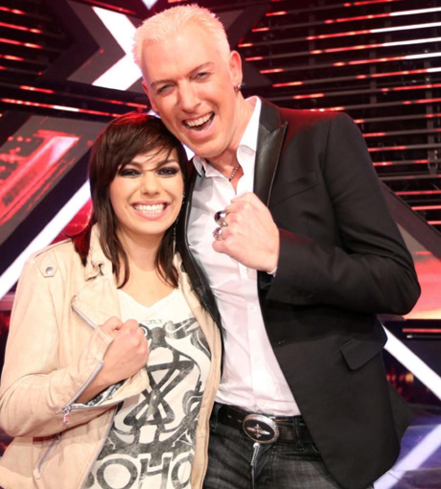 Geschafft! Mentor H.P.Baxxter freut sich mit seinem Schützling Melissa Heiduk über den Einzug ins Finale!