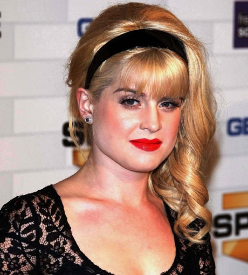 Kelly Osbourne jettet momentan von einer angesagten Party zur nächsten. Ob ihr neuer Look wohl damit etwas zu tun hat?