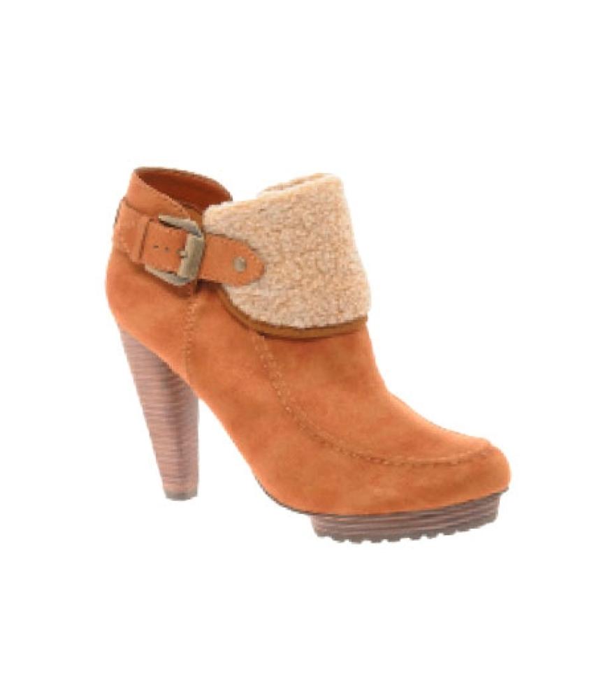 Fellstiefeletten: Diese Rebellen sagen kalten Wintertagen den Kampf an. Warm und bequem - was wollen wir mehr? Karamell von Asos, ca. 70 Euro