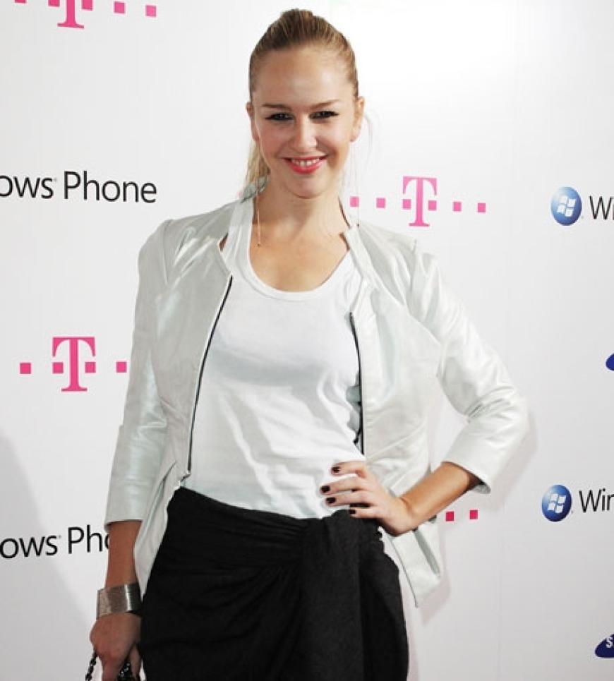 Esther Seibt feierte im Hotel de Rome das neue Smartphone