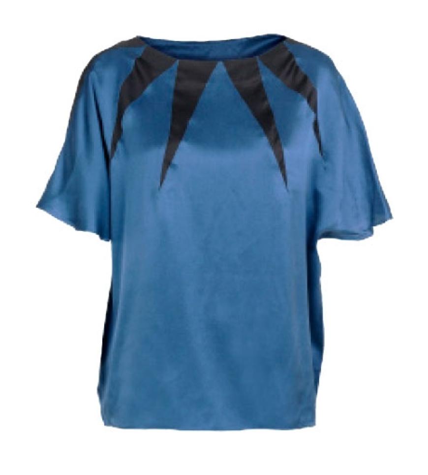 Shirt aus glänzender Seide von Edith & Ella, ca. 110 Euro