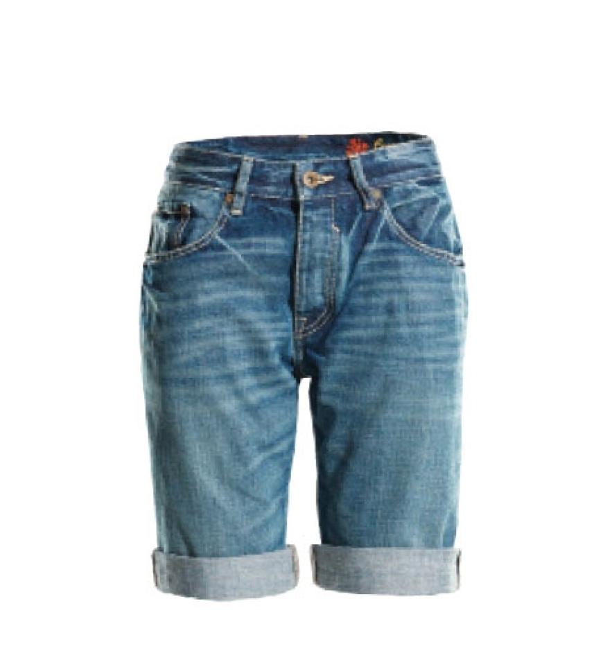 Shorts: Lässig gekrempelt von Tribeca, ca. 130 Euro