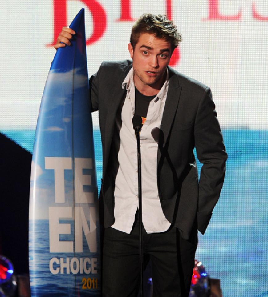 Natürlich durfte Robert Pattinson nicht leer ausgehen. Er bekam die begehrte Trophäe allerdings für seine Rolle in dem Kino-Drama