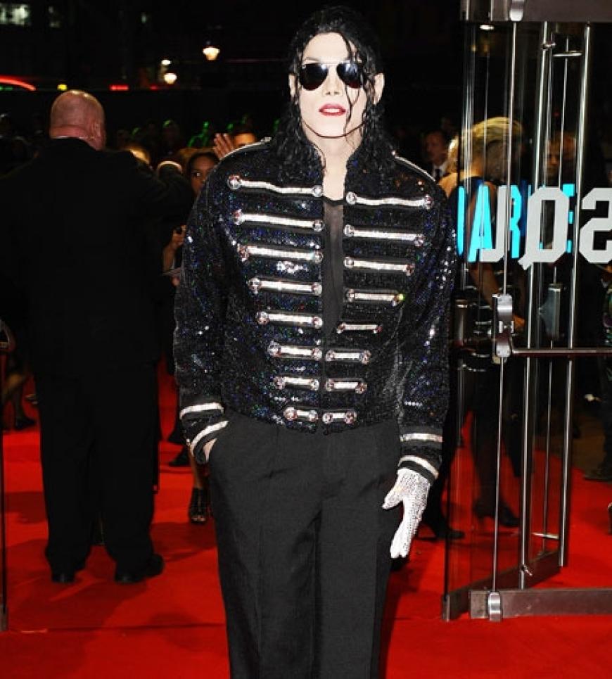 Ein Michael Jackson-Double auf dem roten Teppich