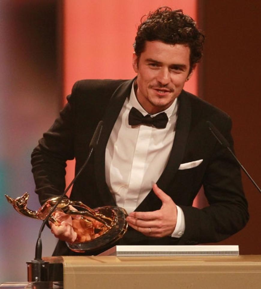 Hollywood-Star Orlando Bloom wurde mit dem Charity-Bambi geehrt