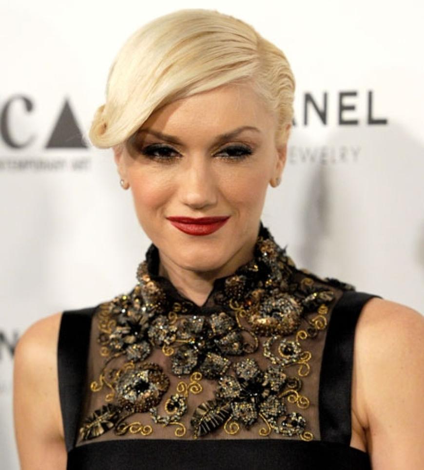 Sleek Look: Gwen Stefani mit strenger Frisur