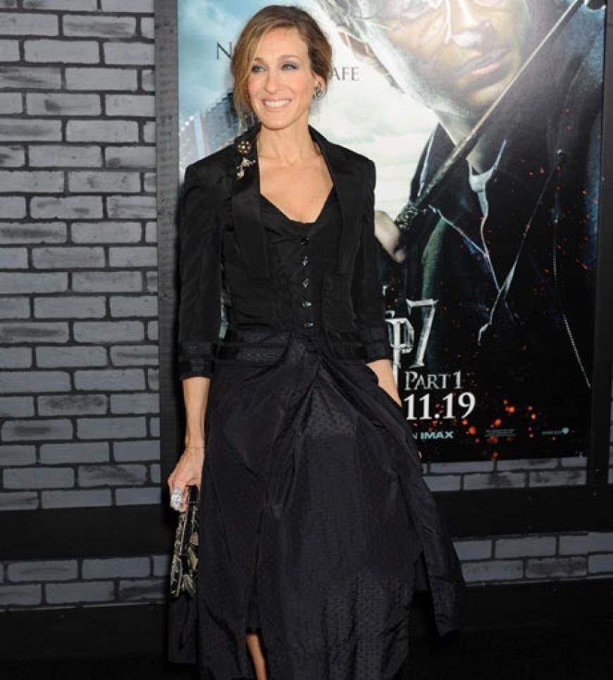 Sarah Jessica Parker war natürlich wieder top-gestylt und stahl in ihrem Outfit allen die Show