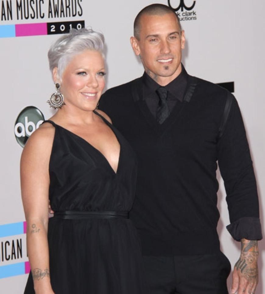 So glücklich und bald zu dritt: Pink und Carey Hart