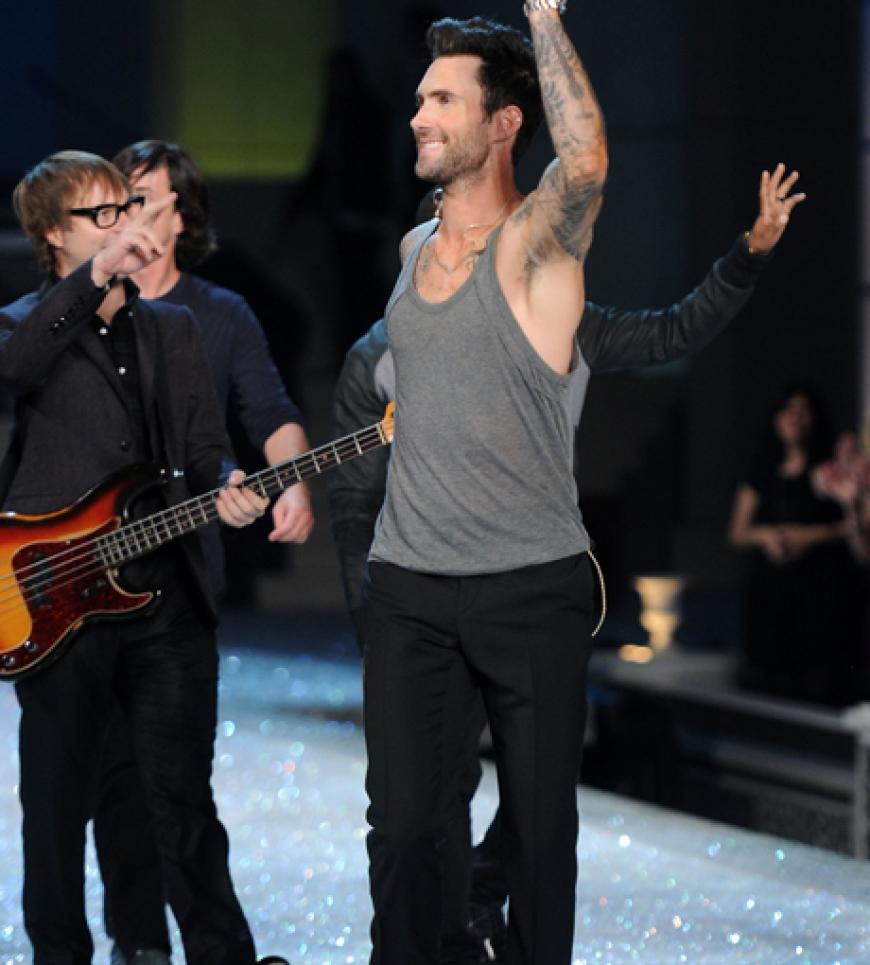 Musikalische Unterstützung: Maroon 5