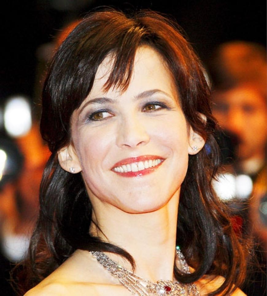 Star-Visagist Norman Pohl erklärt, wie
Sie das Make-up von Sophie Marceau
ganz einfach nachschminken können