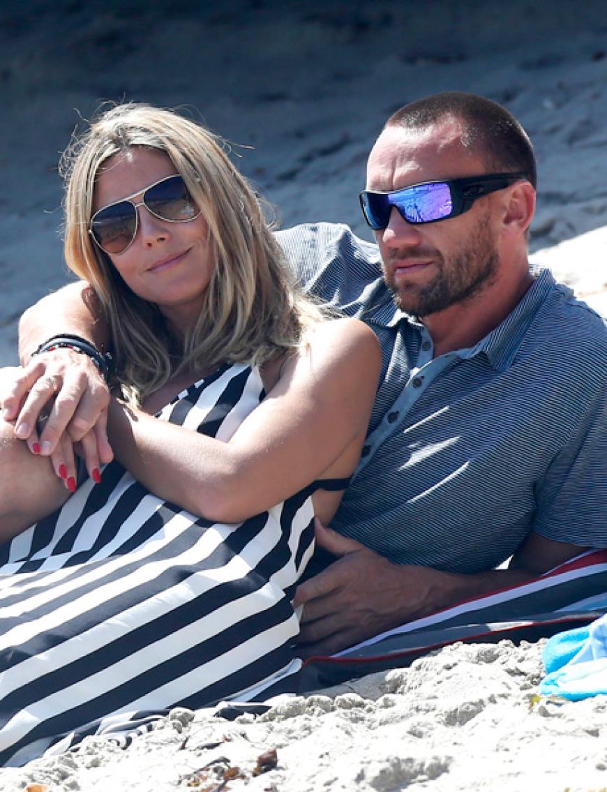 Heidi Klum und ihr Lover Martin Kristen genießen einen Tag am Meer von Malibu. Das Model erklärte erst kürzlich, dass für sie eine weitere Hochzeit nicht in Frage komme. Dennoch scheinen sie und ihr Bodyguard seeeeehr verliebt zu sein
