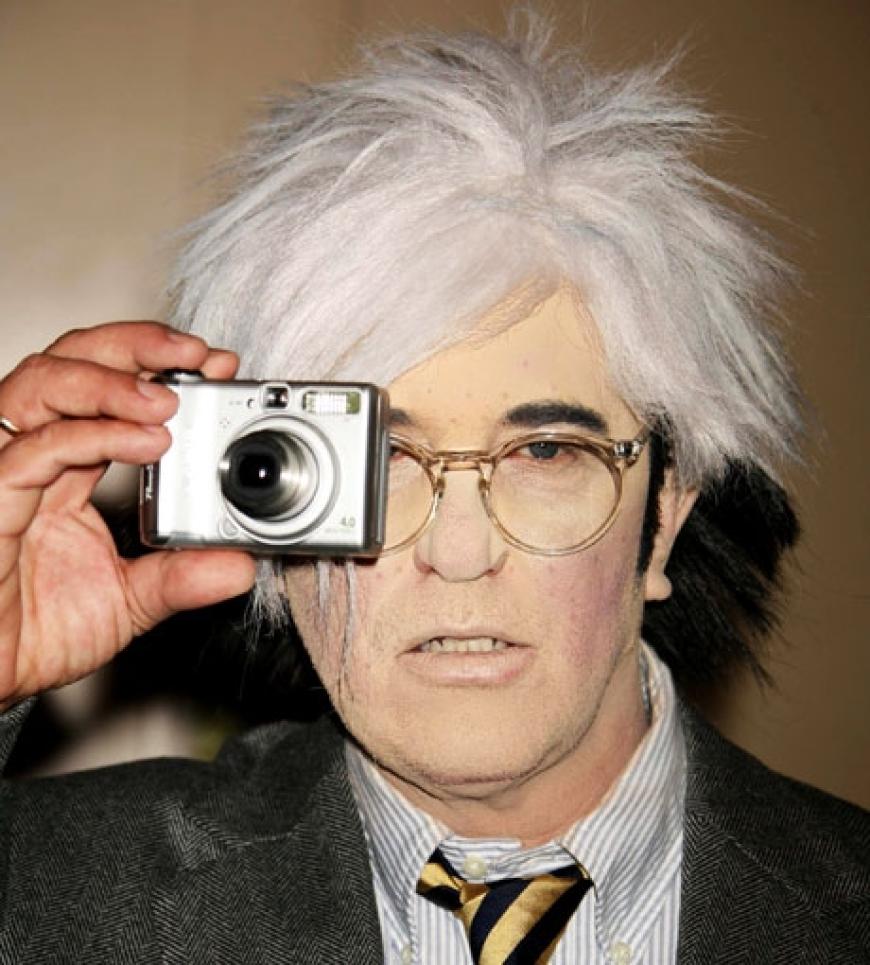 Designer Michael Kors verkleidet als Andy Warhol