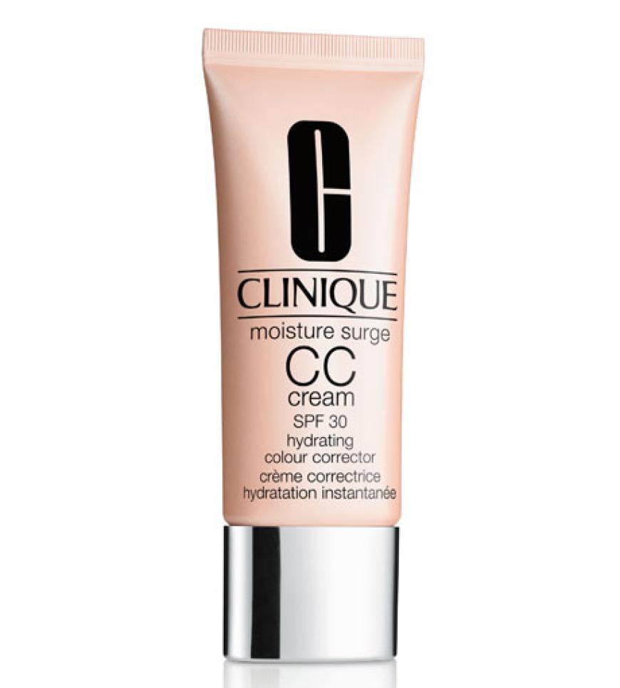Für einen zarten Teint am besten eine transparente Foundation oder eine leicht getönte Tagescreme verwenden. „Moisture Surge CC Cream“ von Clinique 40 ml ca. 30 Euro, exklusiv bei Douglas