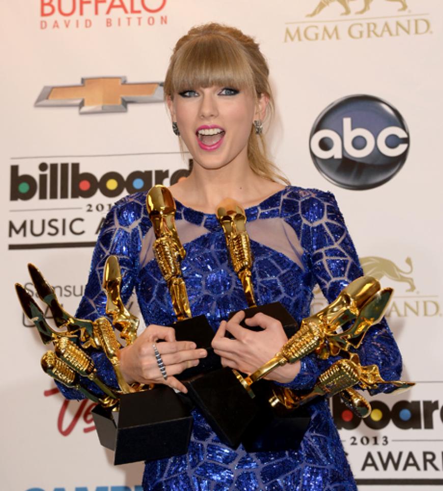 Taylor Swift wurde geradezu überschüttet mit Preisen. Sie bedankte sich mit einem Auftritt