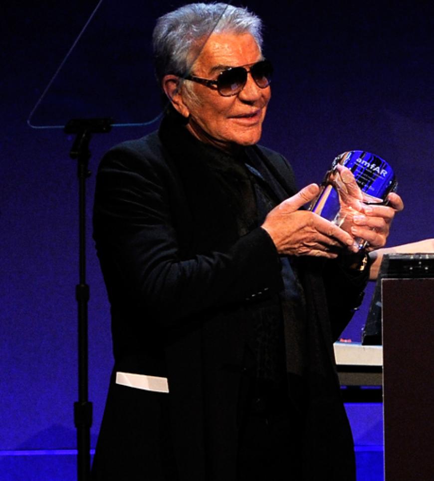Designer Roberto Cavalli freute sich riesig: Er bekam für seine herausragenden Bemühungen im Kampf gegen Aids eine Auszeichnung