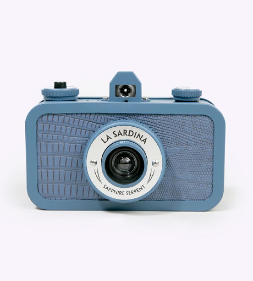 Analog-Fotoapparat von Lomography über urbanoutfitters.com, ca. 60 Euro